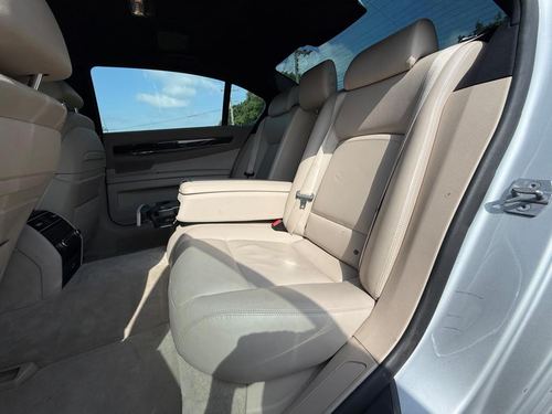 2013 BMW 750 — photo 32