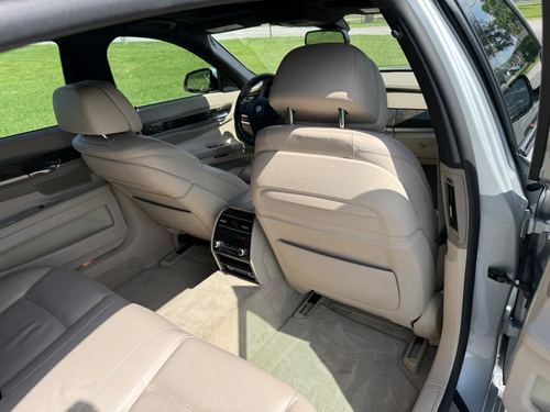 2013 BMW 750 — photo 33