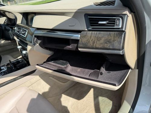 2013 BMW 750 — photo 38
