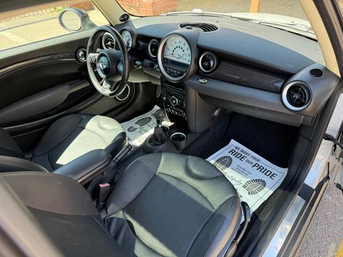 2012 Mini Cooper Clubman — photo 24