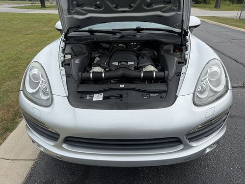 2011 Porsche Cayenne — photo 3