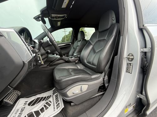 2011 Porsche Cayenne — photo 29