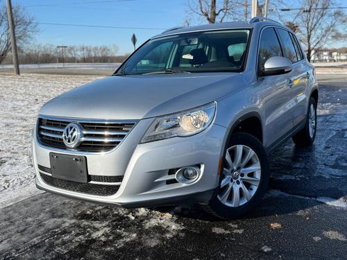 2010 Volkswagen Tiguan — photo 2