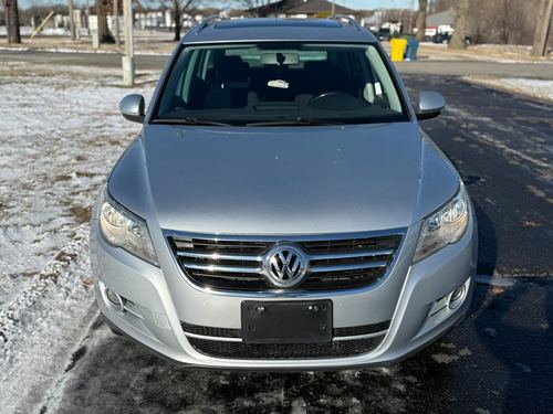 2010 Volkswagen Tiguan — photo 4