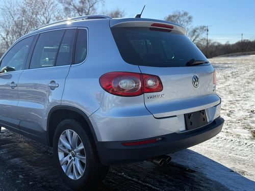 2010 Volkswagen Tiguan — photo 7