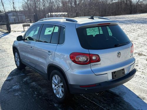 2010 Volkswagen Tiguan — photo 9