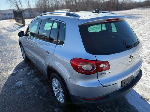 2010 Volkswagen Tiguan — photo 13
