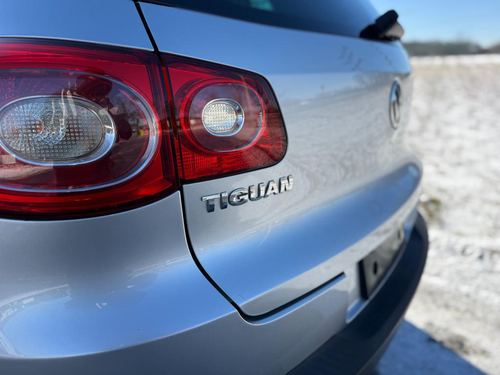 2010 Volkswagen Tiguan — photo 14