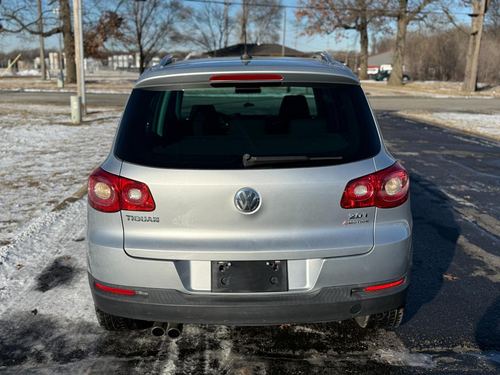 2010 Volkswagen Tiguan — photo 24