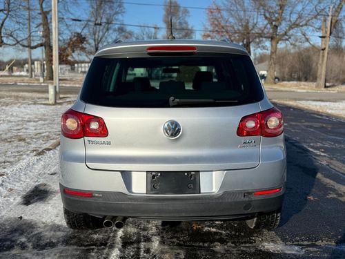 2010 Volkswagen Tiguan — photo 25