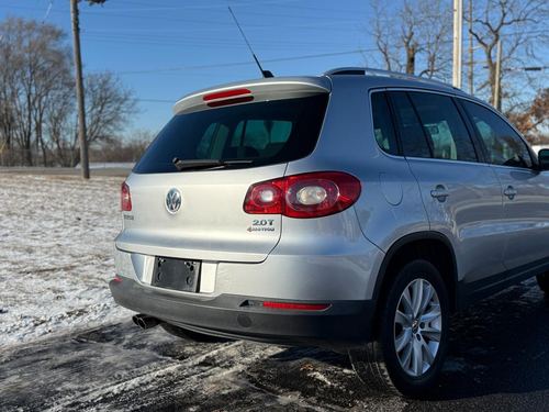 2010 Volkswagen Tiguan — photo 27