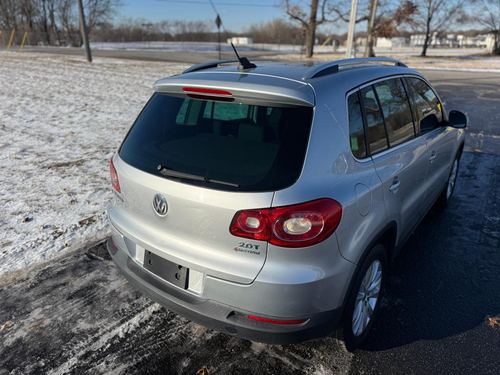 2010 Volkswagen Tiguan — photo 29