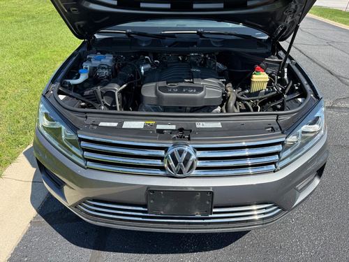 2016 Volkswagen Touareg — photo 3