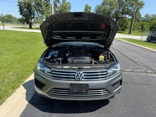 2016 Volkswagen Touareg — photo 4