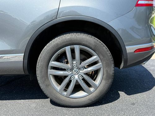2016 Volkswagen Touareg — photo 7