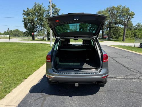 2016 Volkswagen Touareg — photo 15