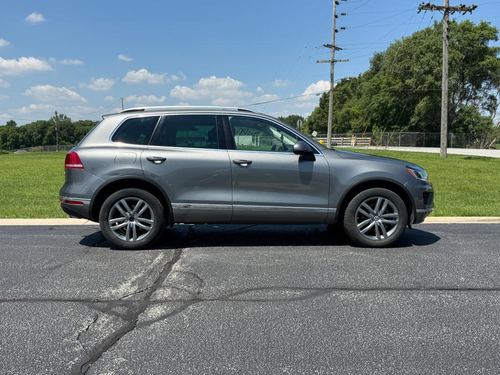 2016 Volkswagen Touareg — photo 18