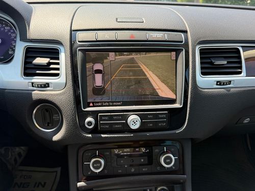 2016 Volkswagen Touareg — photo 22
