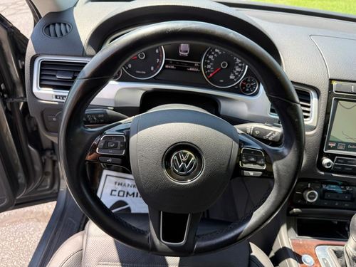 2016 Volkswagen Touareg — photo 23
