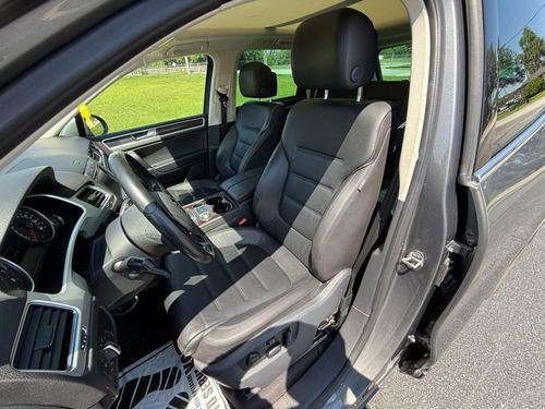 2016 Volkswagen Touareg — photo 27