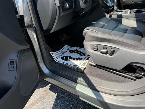 2016 Volkswagen Touareg — photo 30