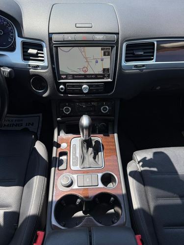 2016 Volkswagen Touareg — photo 31
