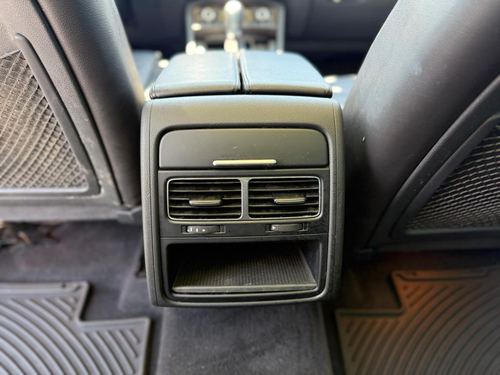 2016 Volkswagen Touareg — photo 33