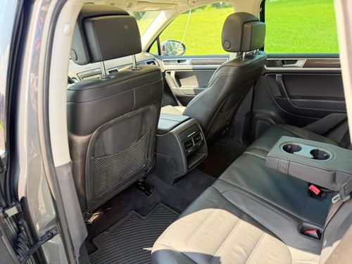 2016 Volkswagen Touareg — photo 34