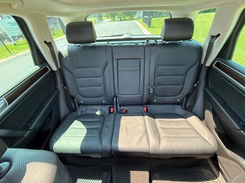 2016 Volkswagen Touareg — photo 37