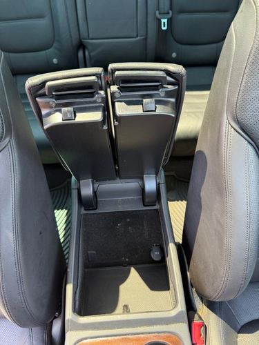 2016 Volkswagen Touareg — photo 39