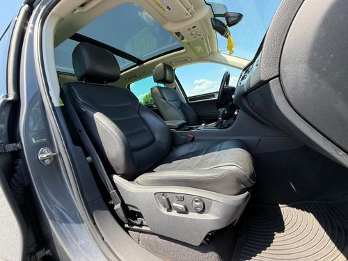 2016 Volkswagen Touareg — photo 43