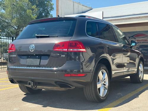 2013 Volkswagen Touareg — photo 11