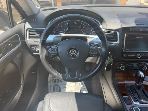 2013 Volkswagen Touareg — photo 20