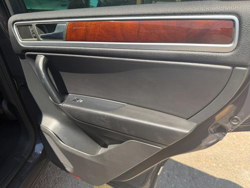 2013 Volkswagen Touareg — photo 21