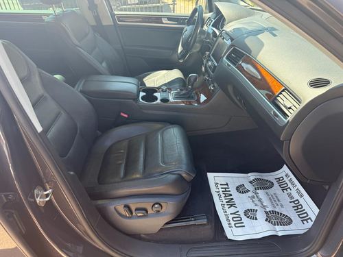 2013 Volkswagen Touareg — photo 22