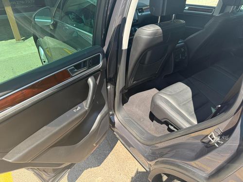 2013 Volkswagen Touareg — photo 26