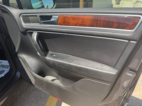 2013 Volkswagen Touareg — photo 29