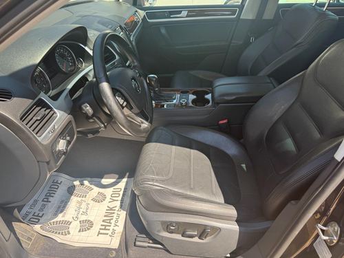 2013 Volkswagen Touareg — photo 32