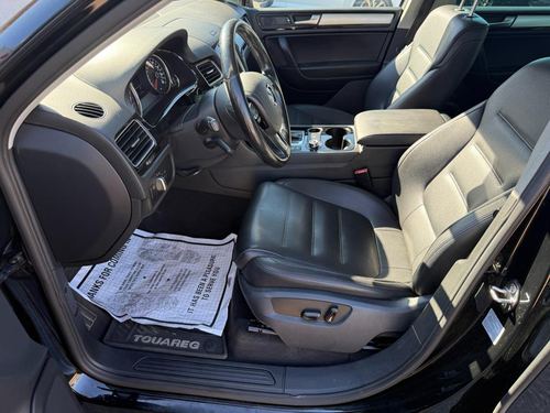 2011 VW Touareg — photo 18