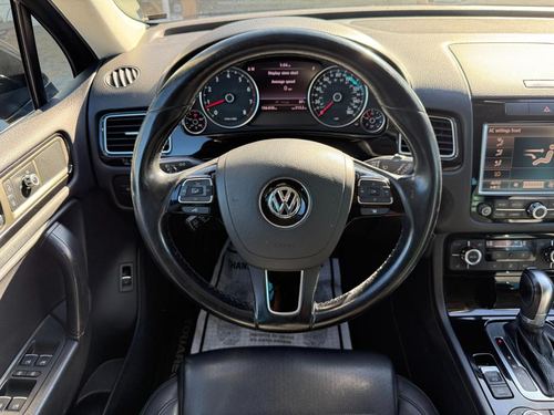 2011 VW Touareg — photo 20