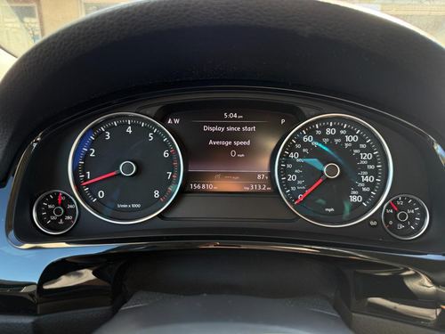 2011 VW Touareg — photo 21