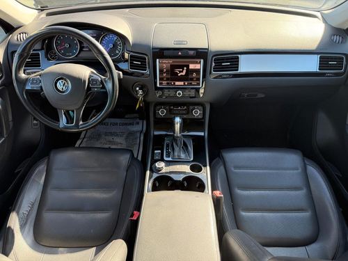 2011 VW Touareg — photo 22