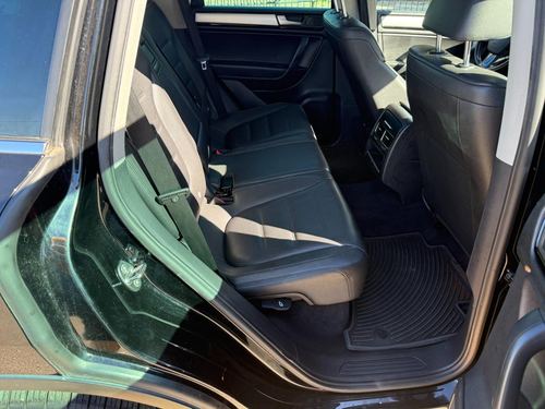 2011 VW Touareg — photo 29
