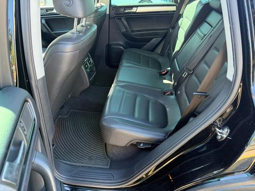 2011 VW Touareg — photo 31