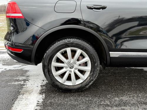 2011 VW Touareg — photo 13