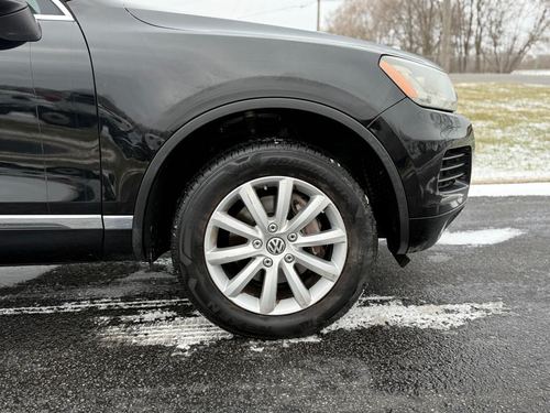 2011 VW Touareg — photo 14