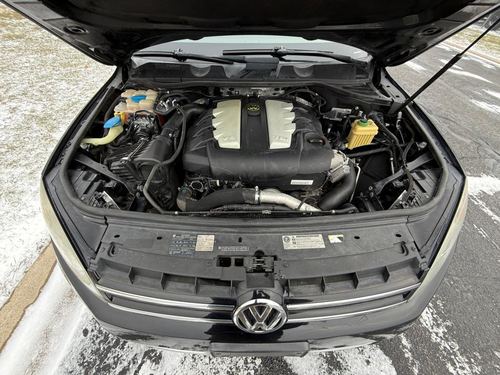 2011 VW Touareg — photo 15