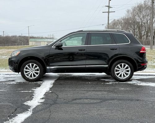 2011 VW Touareg — photo 2