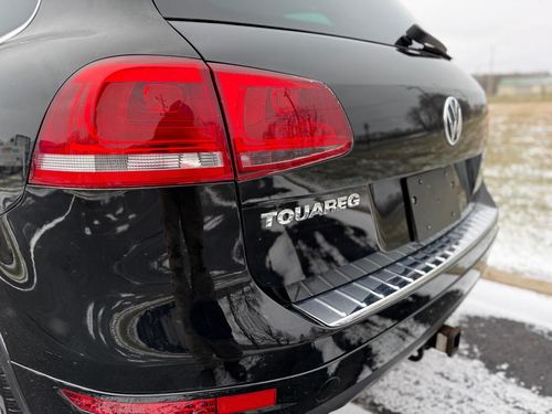 2011 VW Touareg — photo 16