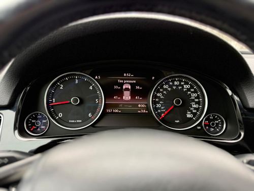 2011 VW Touareg — photo 18